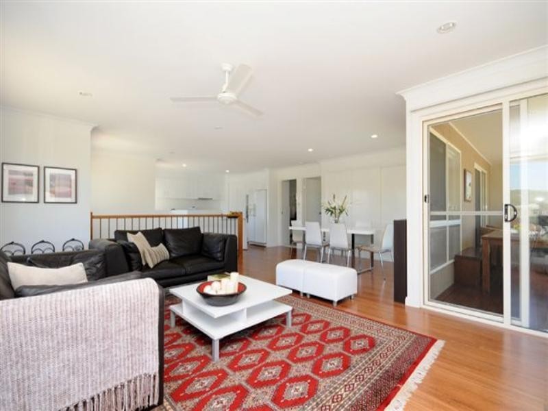 3/2 Castello Circuit, Varsity Lakes QLD 4227