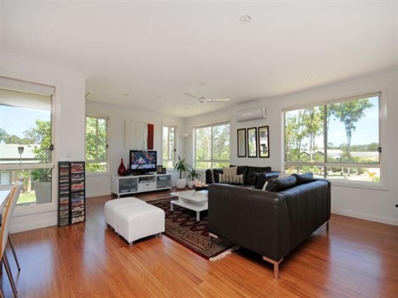 3/2 Castello Circuit, Varsity Lakes QLD 4227