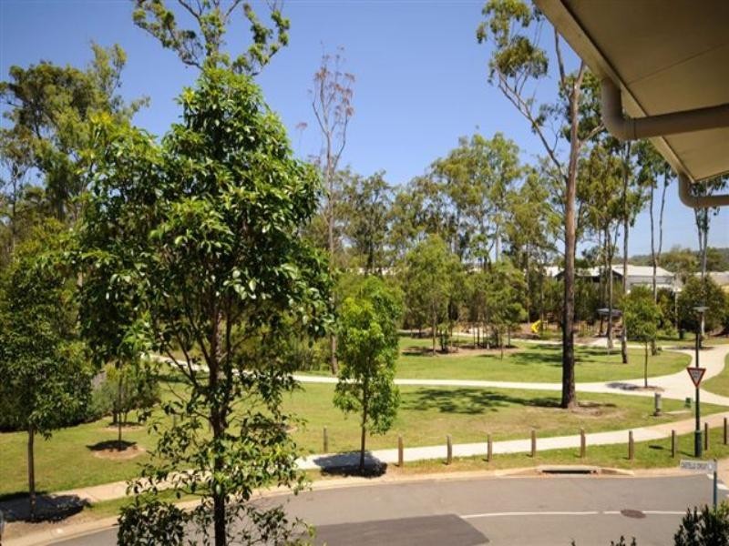 3/2 Castello Circuit, Varsity Lakes QLD 4227