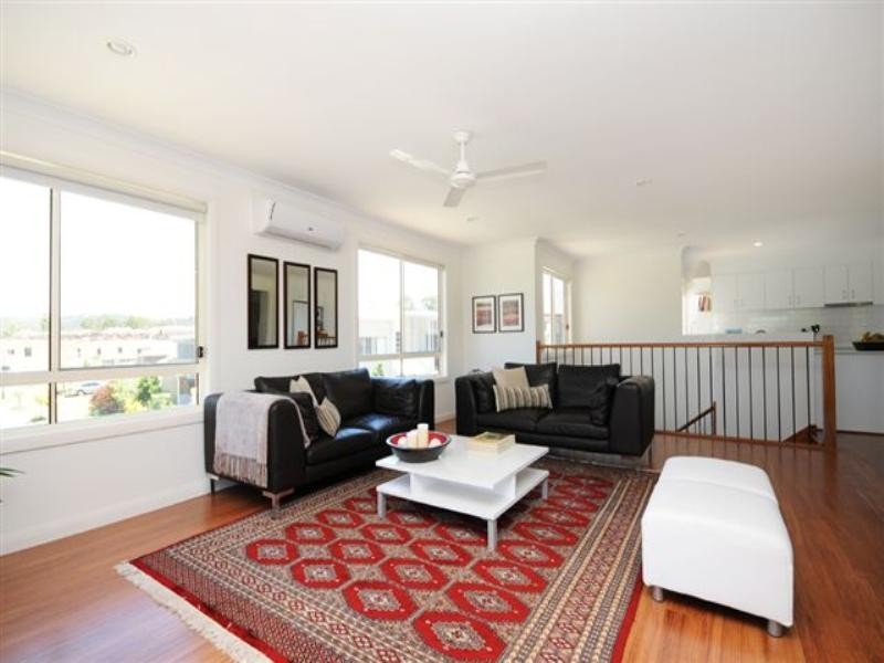 3/2 Castello Circuit, Varsity Lakes QLD 4227