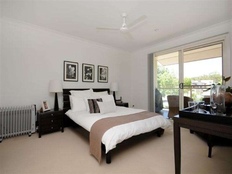 3/2 Castello Circuit, Varsity Lakes QLD 4227