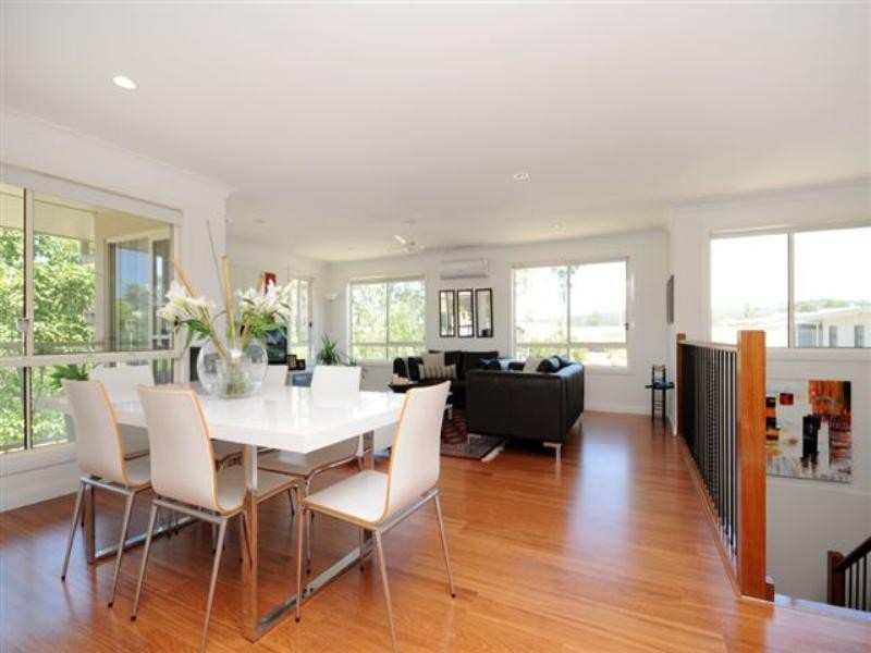 3/2 Castello Circuit, Varsity Lakes QLD 4227