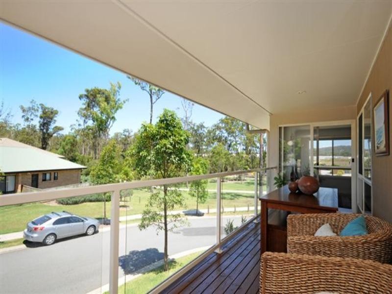 3/2 Castello Circuit, Varsity Lakes QLD 4227