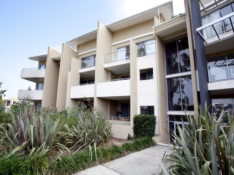 4/1 Saint Paul Crescent, Varsity Lakes QLD 4227