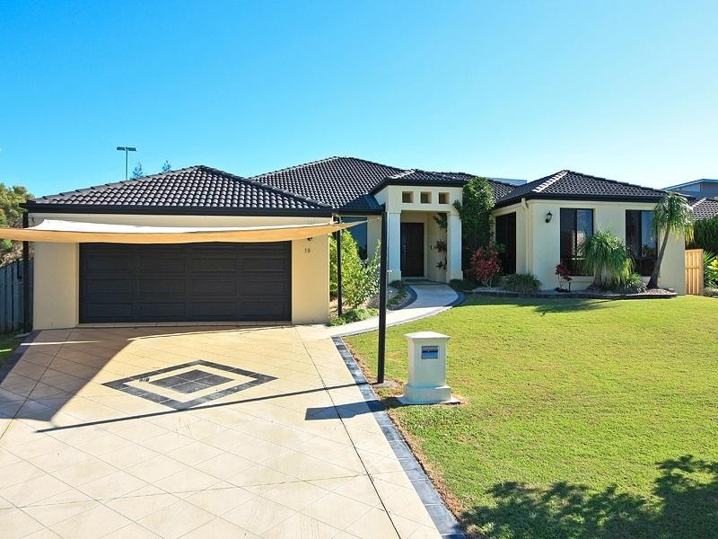 19 Mountain Ash Circuit, Robina QLD 4226