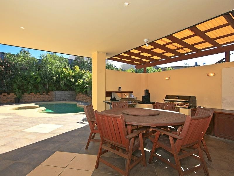 19 Mountain Ash Circuit, Robina QLD 4226