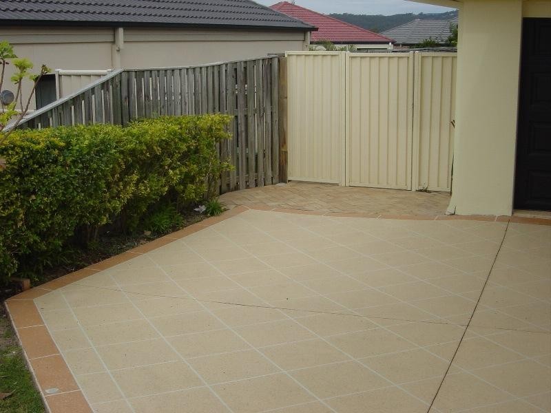 6 Belmont Drive, Varsity Lakes QLD 4227