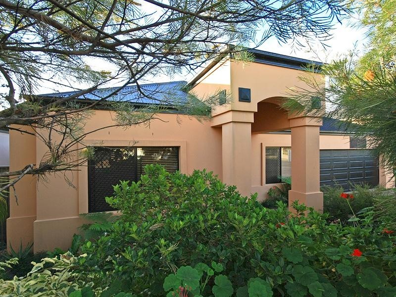 27 Gerona Circuit, Varsity Lakes QLD 4227