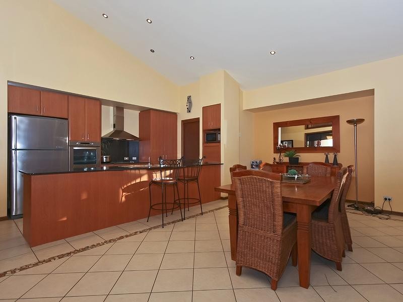 27 Gerona Circuit, Varsity Lakes QLD 4227