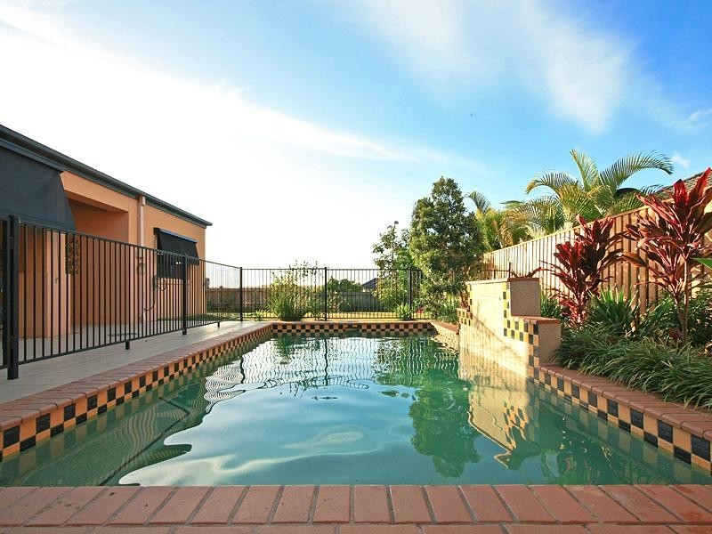 27 Gerona Circuit, Varsity Lakes QLD 4227