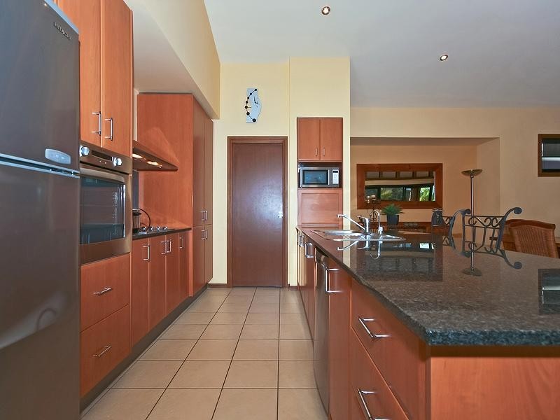27 Gerona Circuit, Varsity Lakes QLD 4227