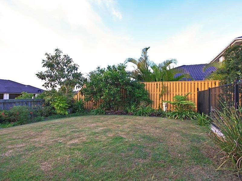 27 Gerona Circuit, Varsity Lakes QLD 4227