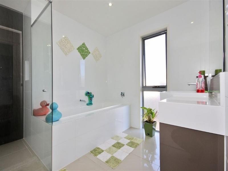 9 Caprice Street, Mudgeeraba QLD 4213