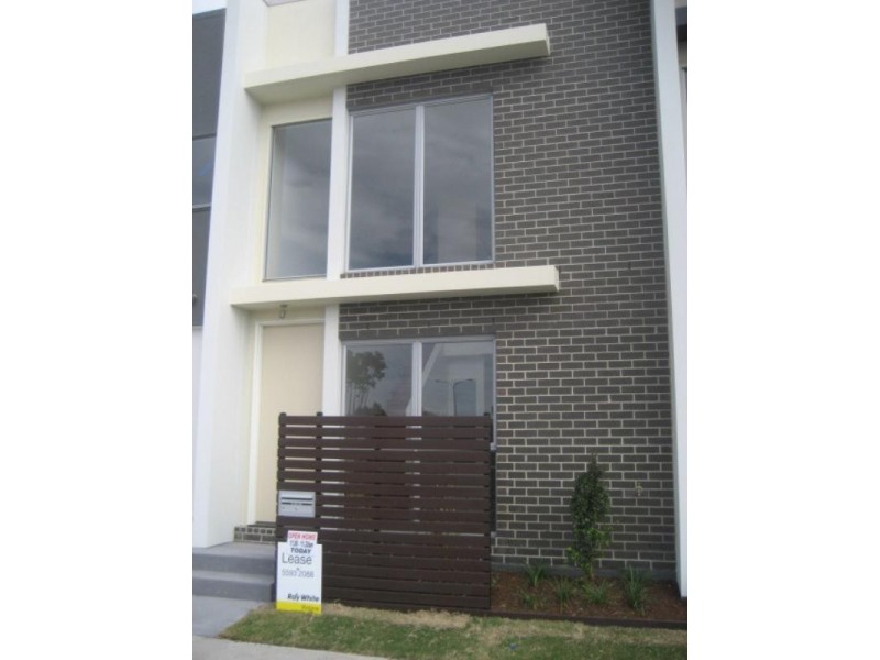 301-308 Emily Way / Christine Avenue, Varsity Lakes QLD 4227