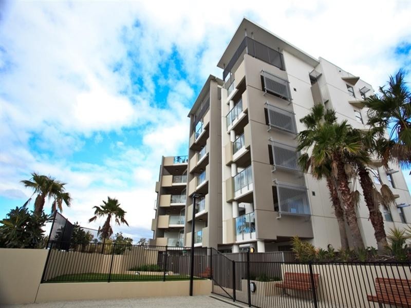 2102/111 Lindfield Road, Helensvale QLD 4212