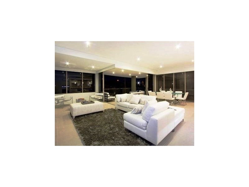 1/8 Murlong Crescent, Palm Beach QLD 4221