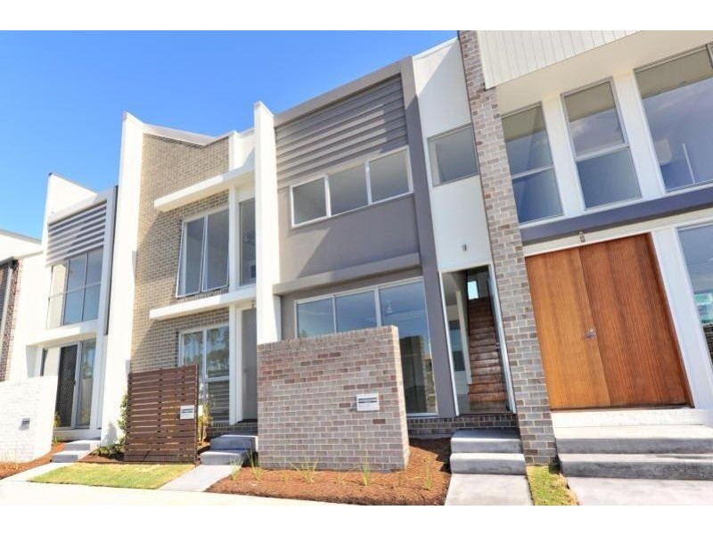 23 Emily Way “SOUTH BAY” Christine Avenue, Varsity Lakes QLD 4227