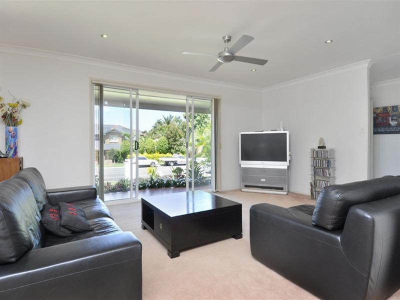 18 Tullamarine Drive, Robina QLD 4226