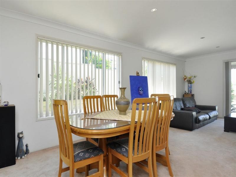 18 Tullamarine Drive, Robina QLD 4226