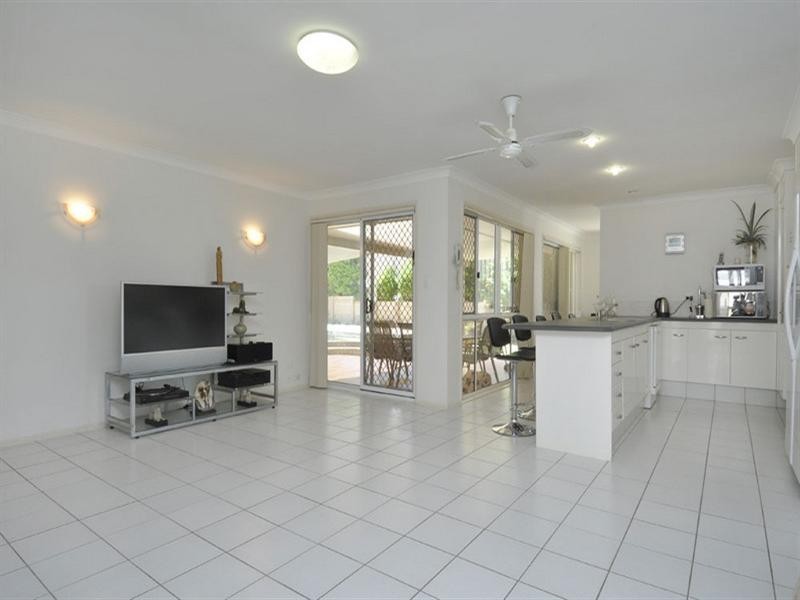 18 Tullamarine Drive, Robina QLD 4226