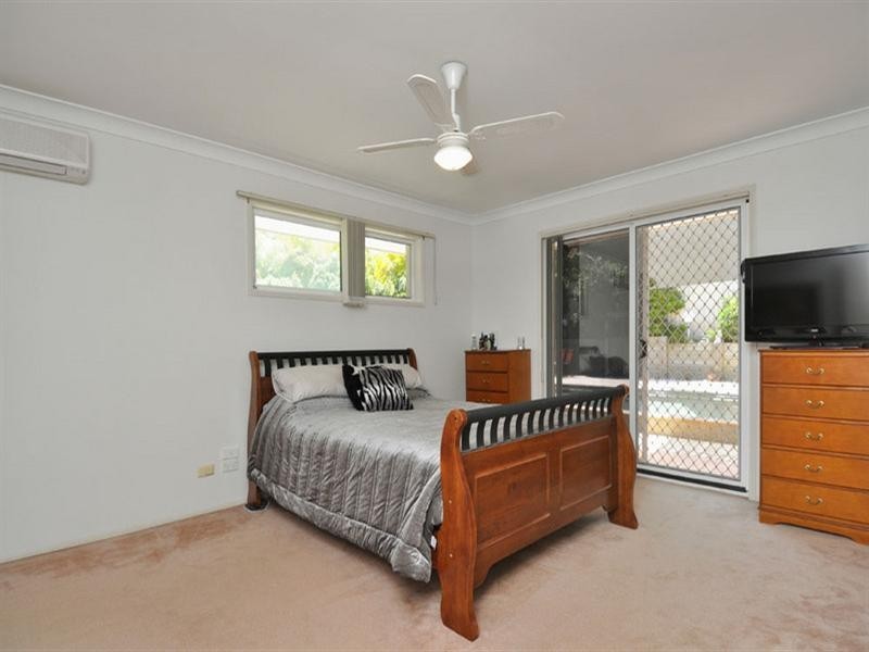 18 Tullamarine Drive, Robina QLD 4226