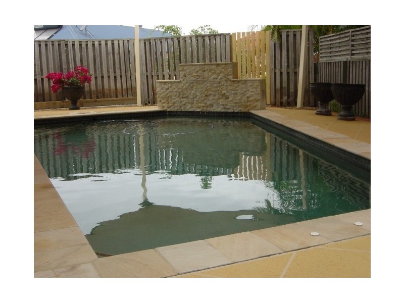 6 Belmont Drive, Varsity Lakes QLD 4227