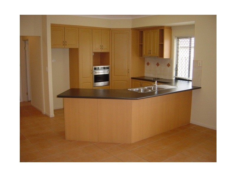 6 Belmont Drive, Varsity Lakes QLD 4227