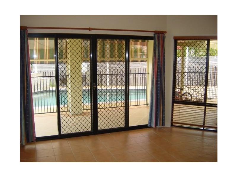 6 Belmont Drive, Varsity Lakes QLD 4227