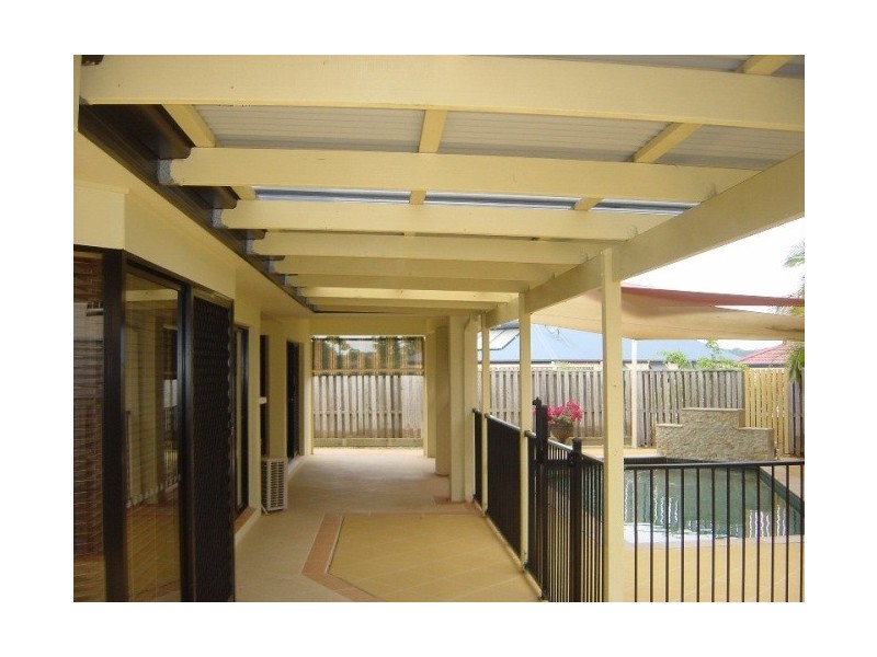 6 Belmont Drive, Varsity Lakes QLD 4227