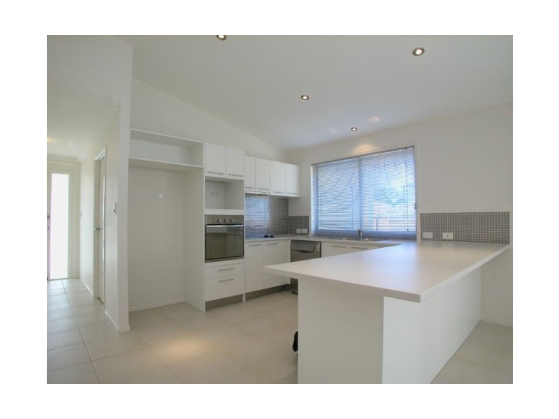 6 Oxford Court, Robina QLD 4226