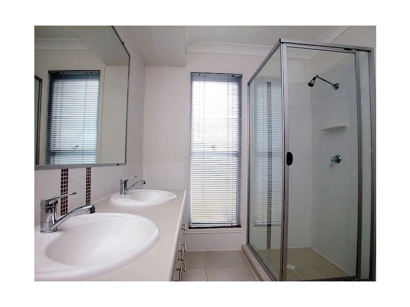 6 Oxford Court, Robina QLD 4226