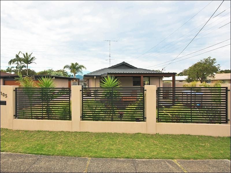 105 Tahiti Avenue, Palm Beach QLD 4221