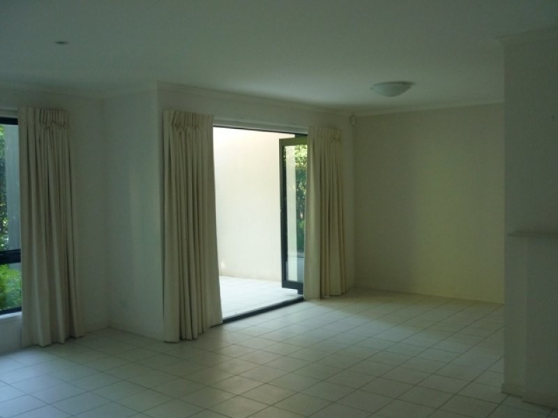 9 Riverwalk Avenue, Robina QLD 4226