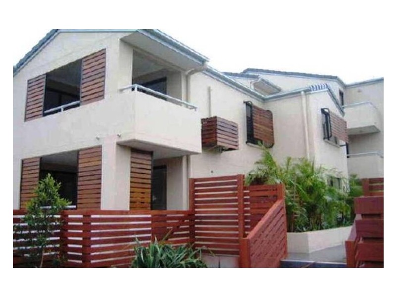 8/1996 Gold Coast Highway, Miami QLD 4220