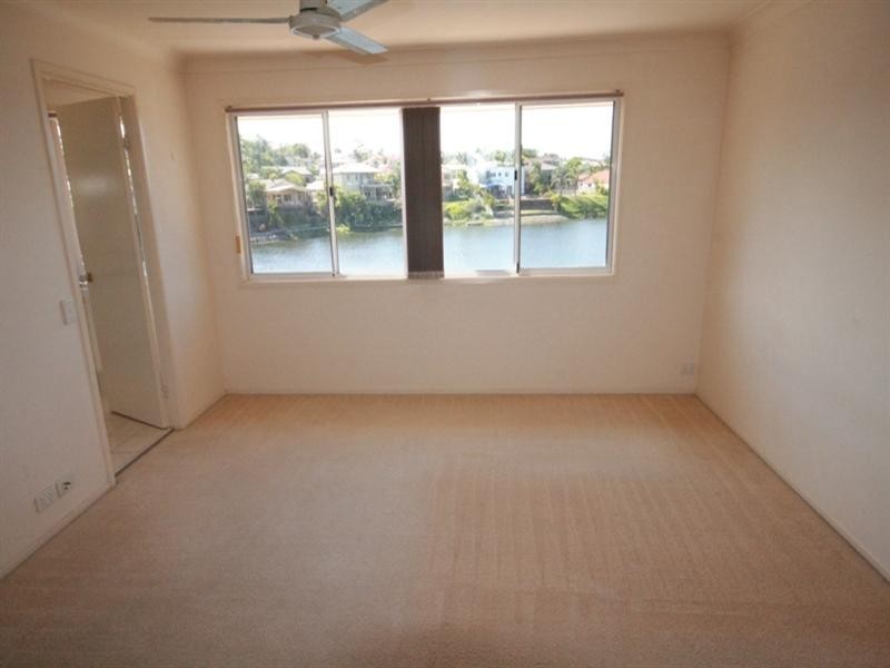 6/1 Kallista Close, Robina QLD 4226