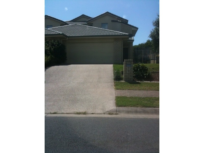 2/20 Heights Drive, Robina QLD 4226