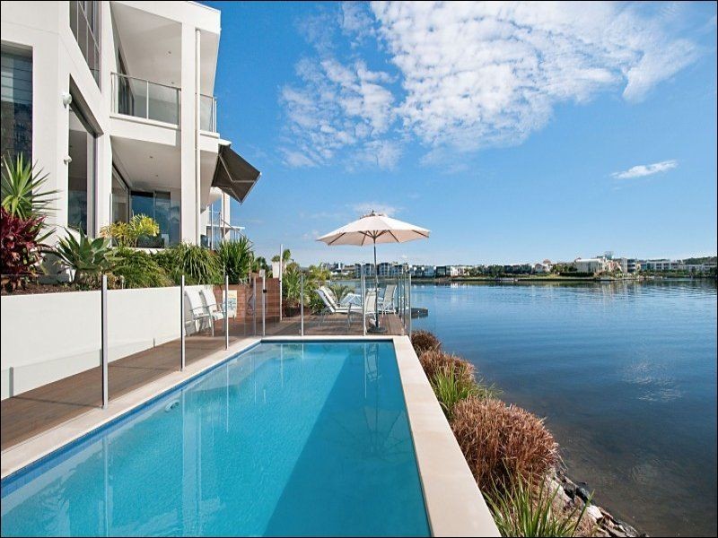 1a Washington Court, Varsity Lakes QLD 4227