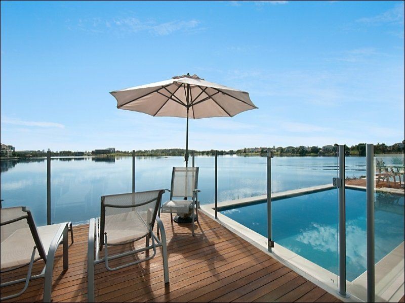 1a Washington Court, Varsity Lakes QLD 4227