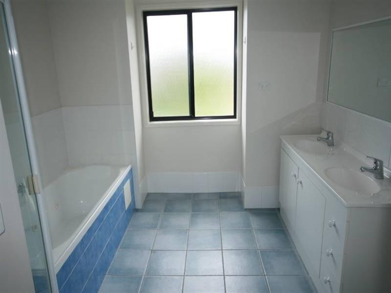 5 Andorra Place, Varsity Lakes QLD 4227