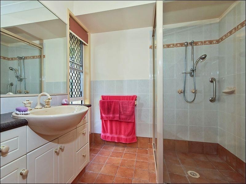 2 Highgate Lane, Robina QLD 4226