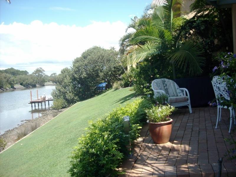 176/215 Cottesloe Drive, Mermaid Waters QLD 4218