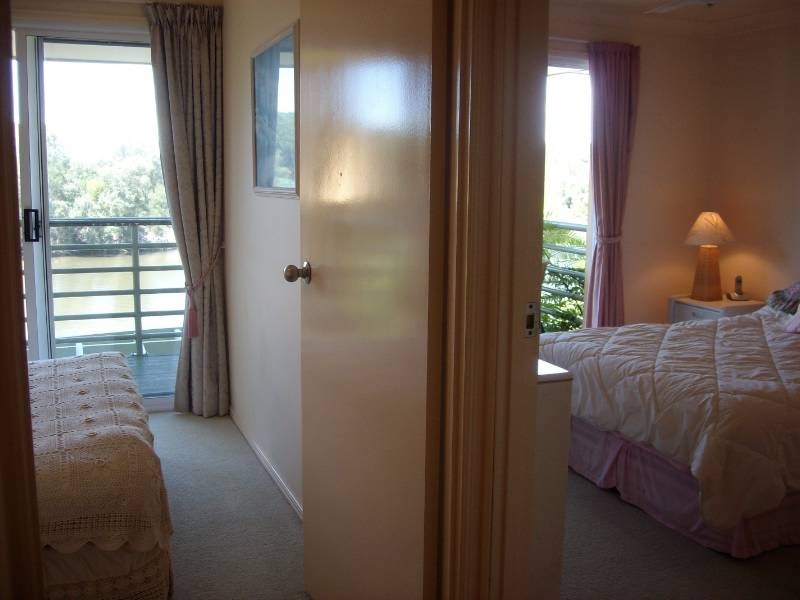 176/215 Cottesloe Drive, Mermaid Waters QLD 4218