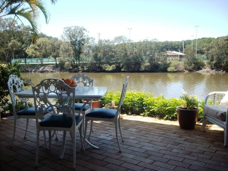 176/215 Cottesloe Drive, Mermaid Waters QLD 4218