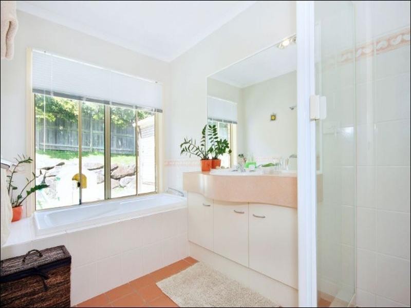 9 Quince Place, Bonogin QLD 4213