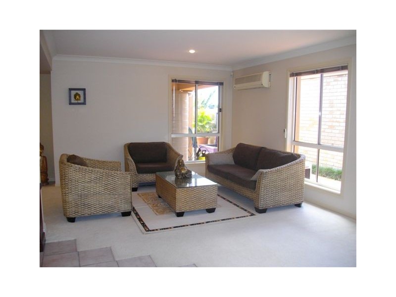 1 Cornell Court, Varsity Lakes QLD 4227