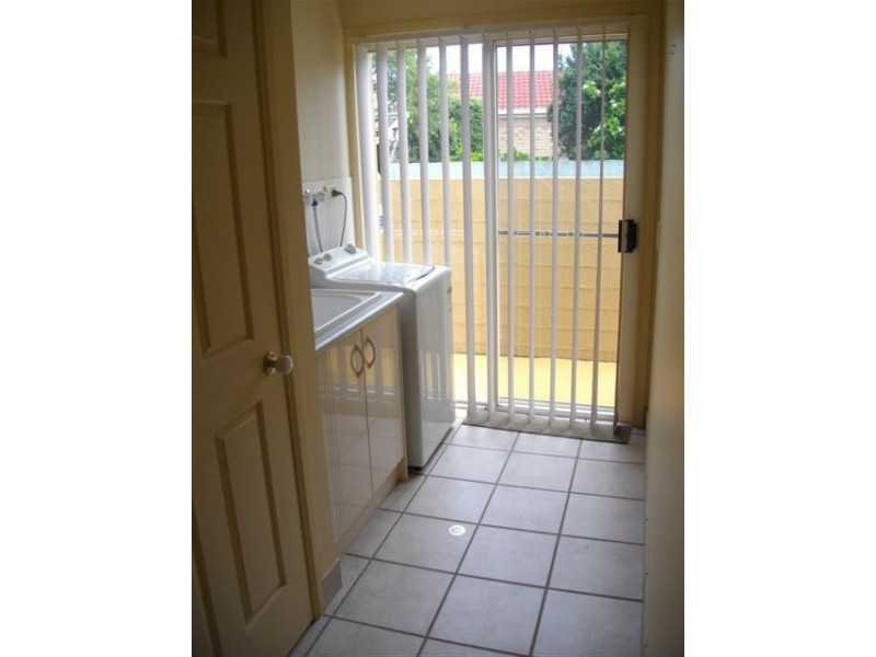 1 Cornell Court, Varsity Lakes QLD 4227