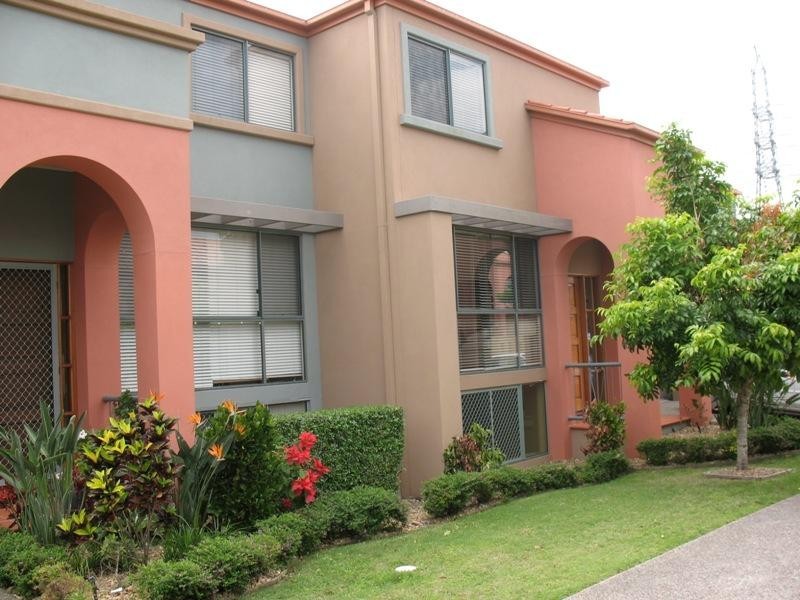 96/20 Fairway Drive, Clear Island Waters QLD 4226