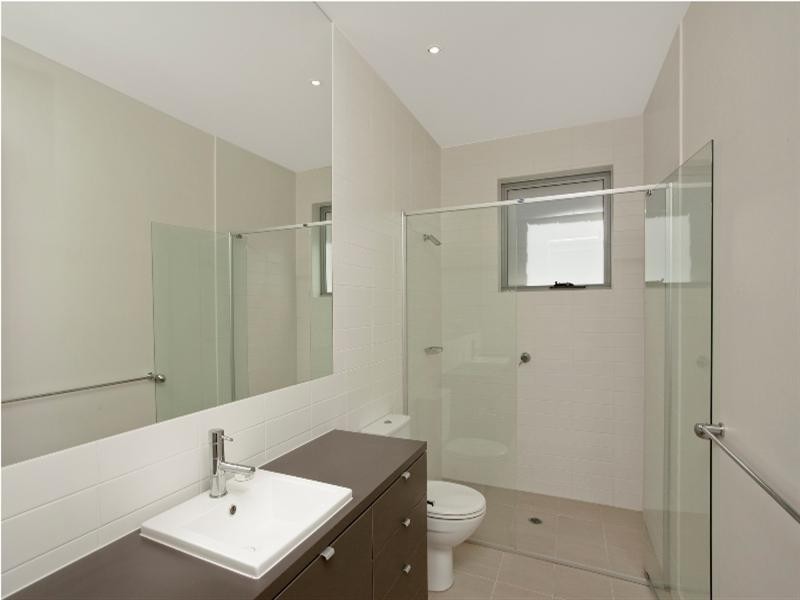 32 Watts Drive, Varsity Lakes QLD 4227