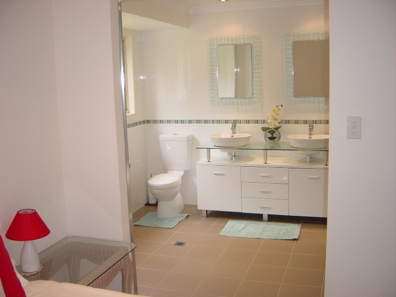 2 Grenaside Court, Robina QLD 4226