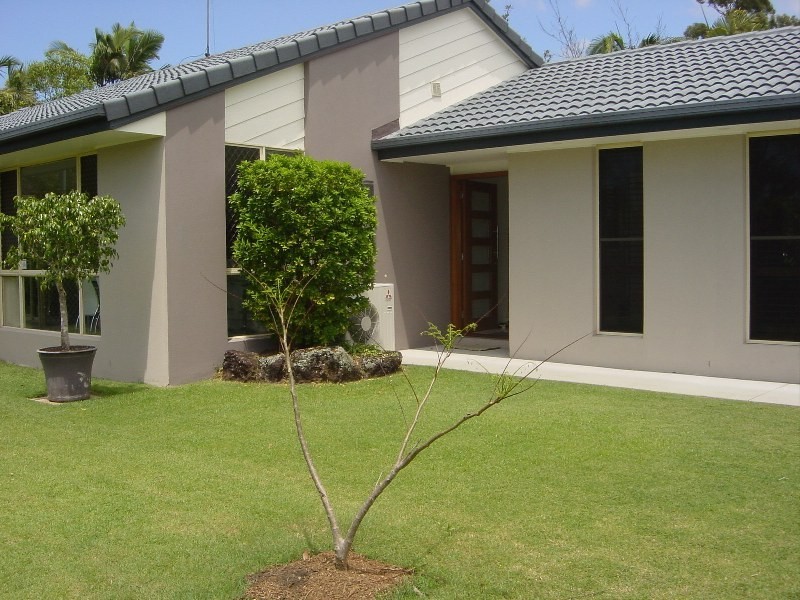 2 Grenaside Court, Robina QLD 4226